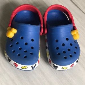 Toddler Crocs size 6/7